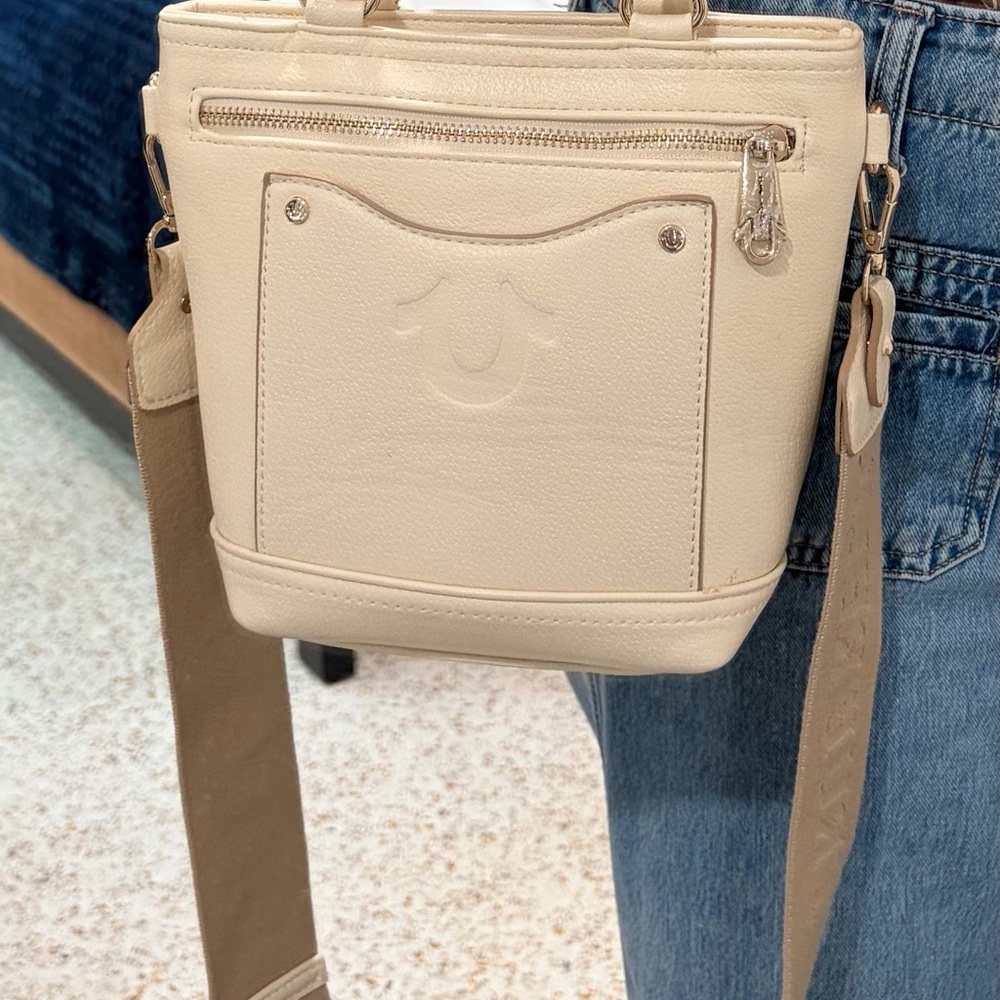 True Religion Cream Leather Crossbody Bag - Picture 3 of 7